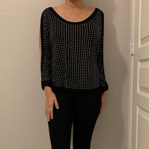 black open sleeve top